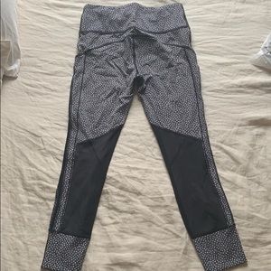 Lulu lemon patterned leggings with mesh size 6